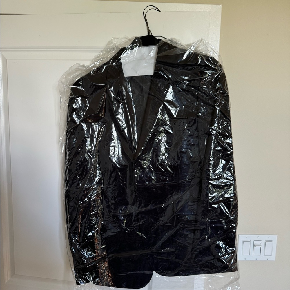 The Modern Groom Men’s Black Suit - Picture 1 of 7